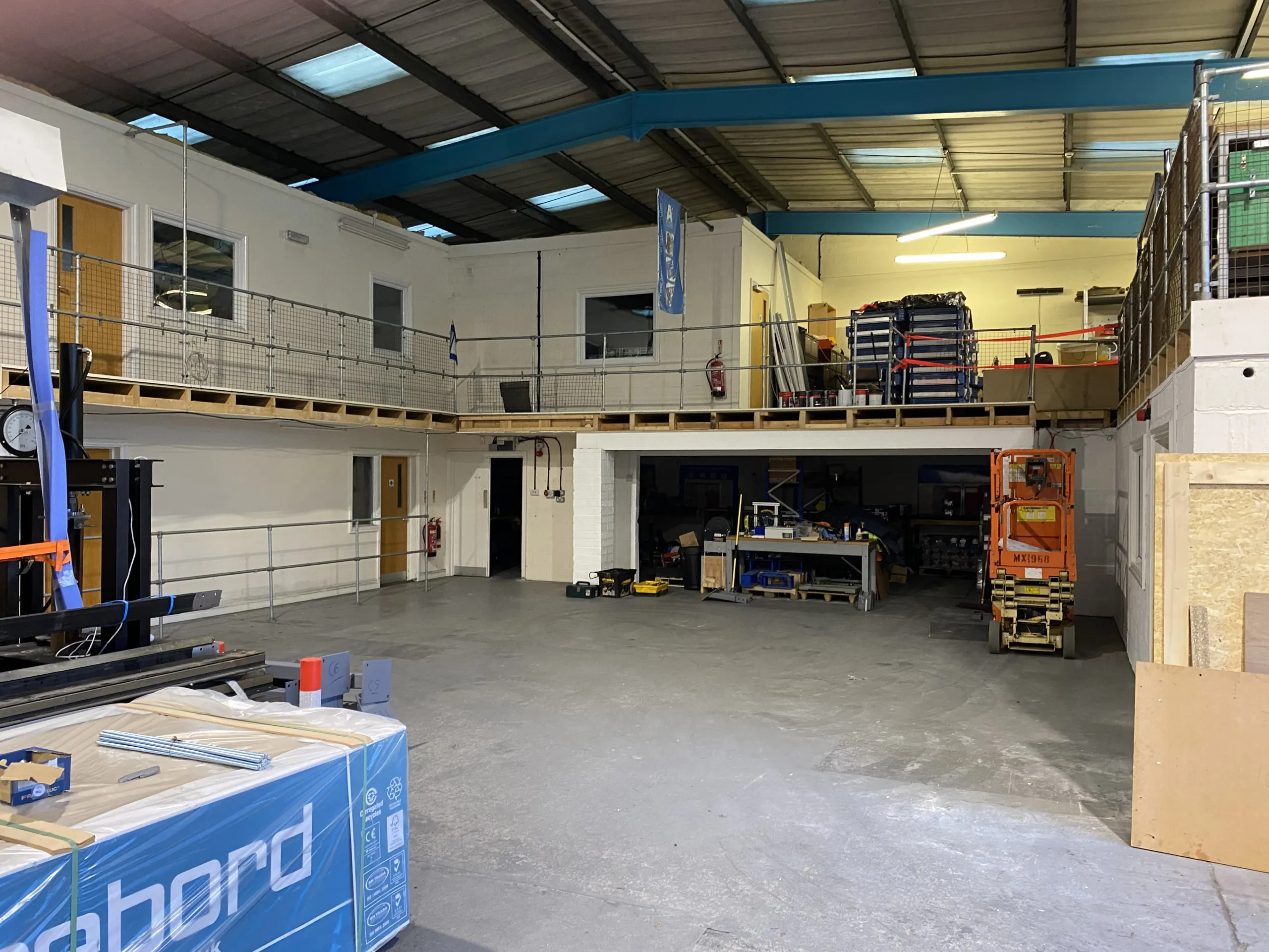 Storage Mezzanine Floor for Increased Building Energy Efficiency-3